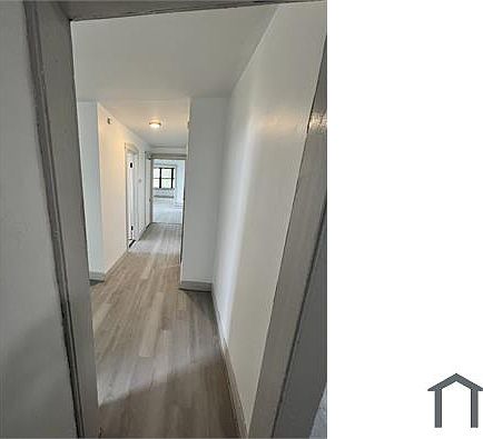 4th image of 1840 S Avers Ave #3