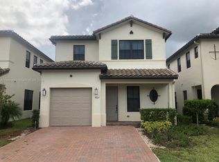 9823 W 34th Ln, Hialeah, FL 33018
