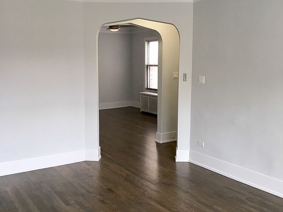 4th image of 5729 N Christiana Ave #2