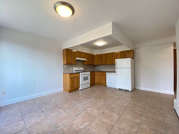 4th image of 24-47 44th St #3G