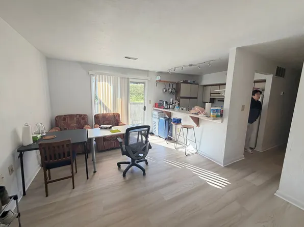 802 Claytor Sq, Blacksburg, VA 24060