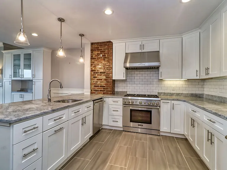 127 Bay State Road — Photo 31
