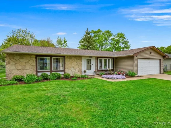 1185 Case Ln, Elgin, IL 60120