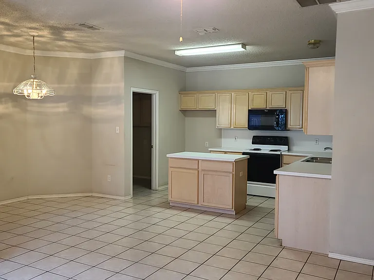 7701 Akron Ave — Photo 6
