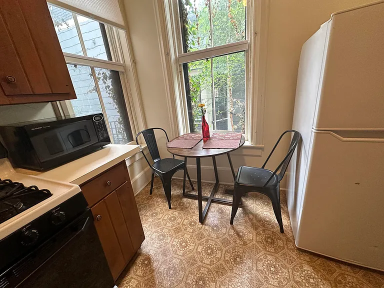 413 N Cayuga — Photo 38