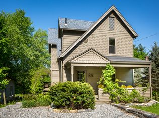 22 Pine St, Great Barrington, MA 01230