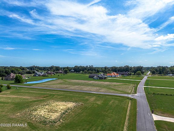 5th image of Saddle Dr