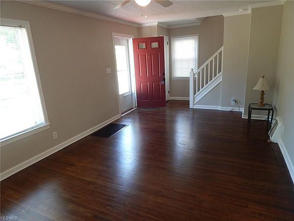 3rd image of 235 Pierce Ave