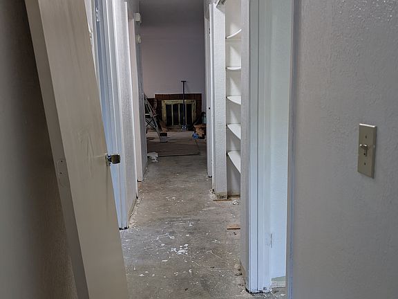 5th image of 3043 Wentworth Dr