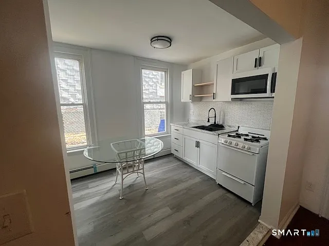 118 Pequonnock St — Photo 7