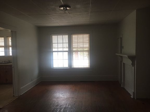 5th image of 228 Pierpont Ave