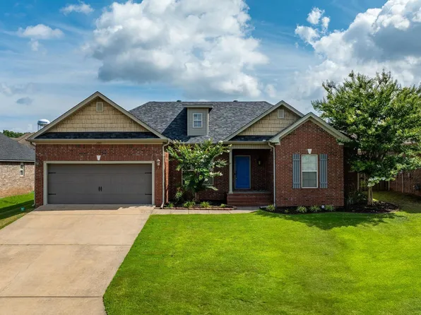 1325 Edge Valley Dr N, Conway, AR 72032