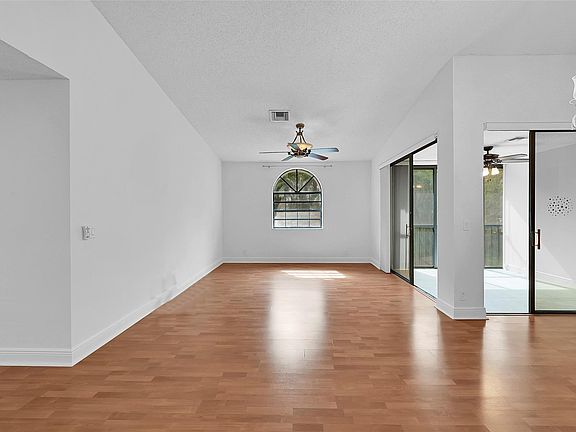5th image of 5438 Verona Drive #J