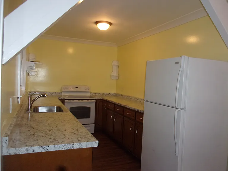 441 Dunlap St — Photo 3