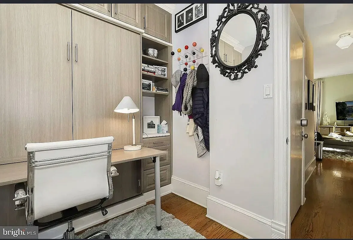 1875 California St NW — Photo 3