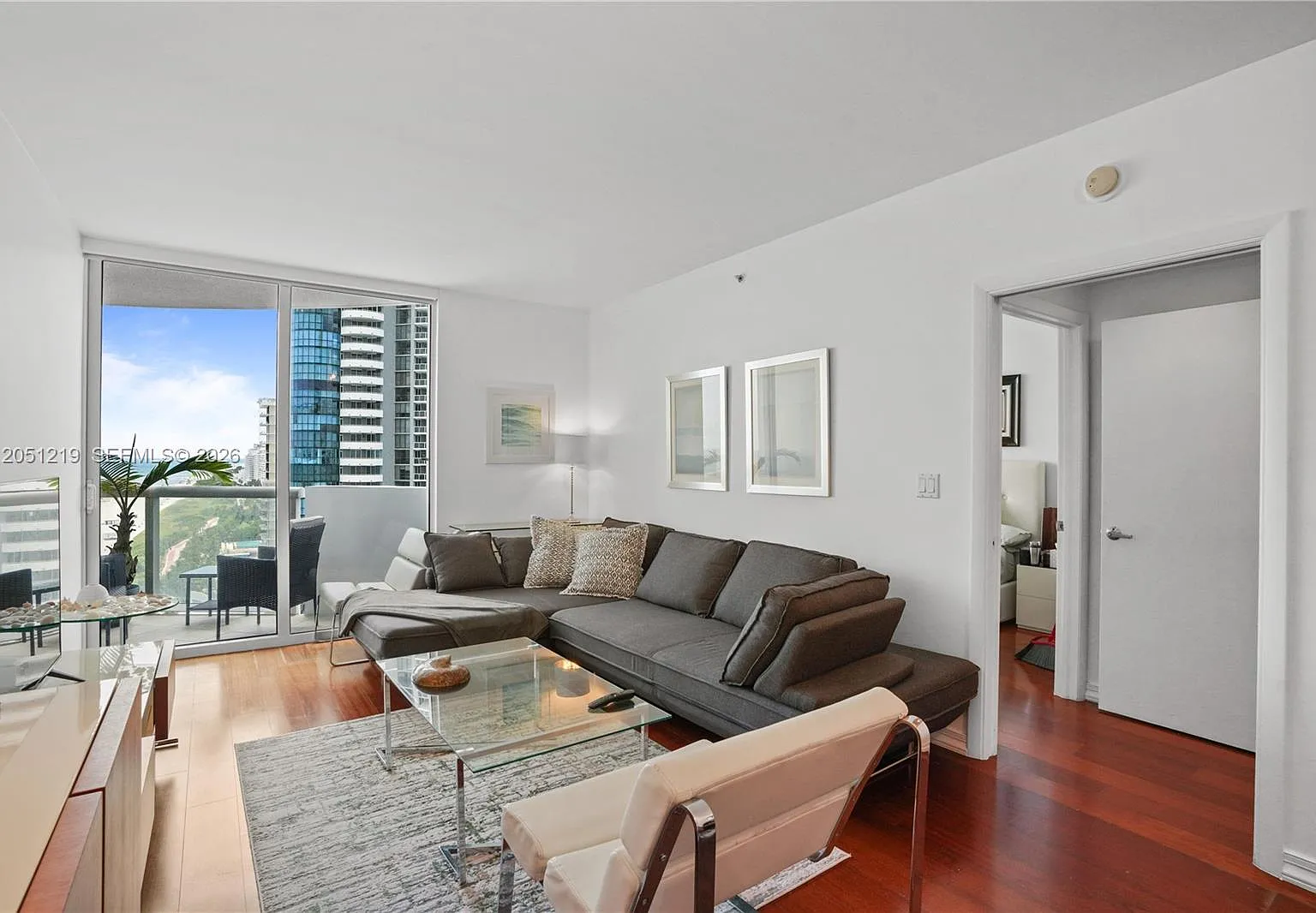 Akoya Condo — Photo 3