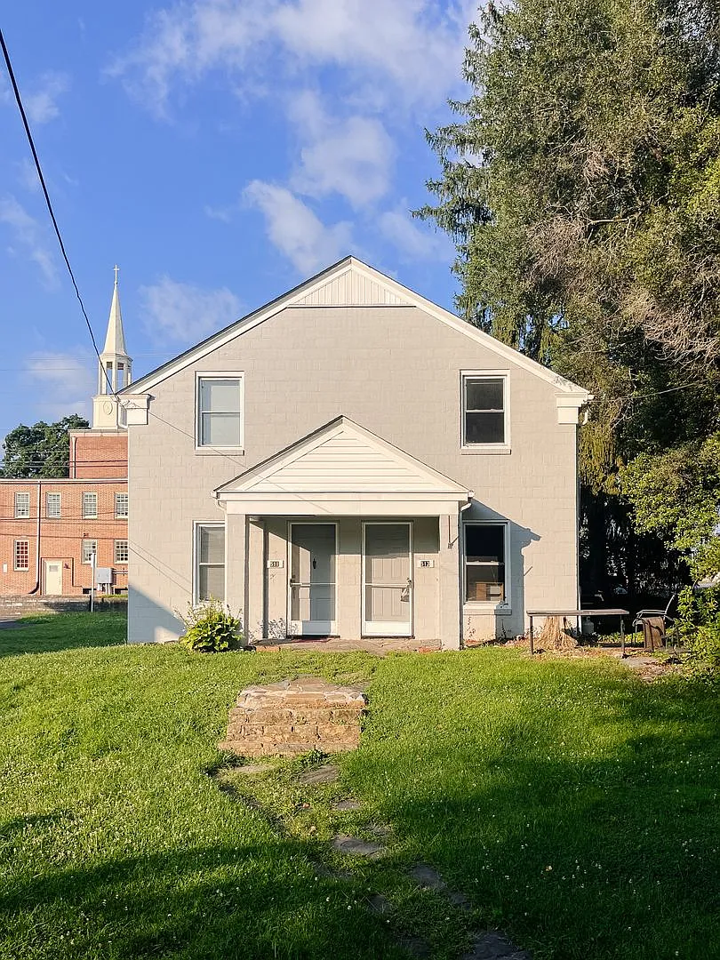 2 Bedroom 1 Bath Duplex — Photo 1