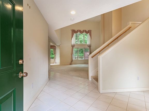 3rd image of 6 Cortland Dr #6
