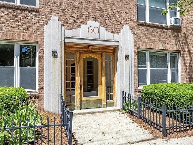 60 Sutherland Rd #1 — Photo 2
