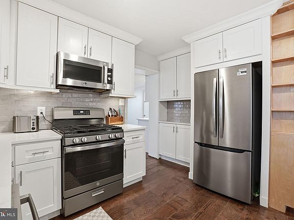 3rd image of 7921 Foote Ln