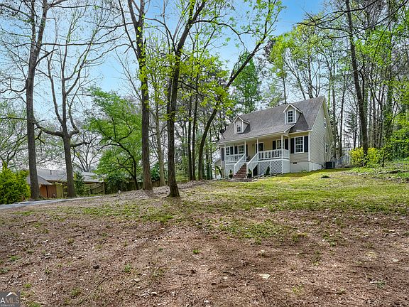 3rd image of 181 Bishop Rd NW
