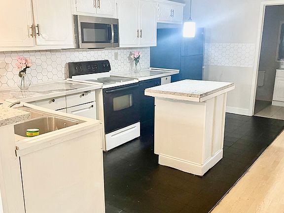 3rd image of 2638 Wren Cir #B