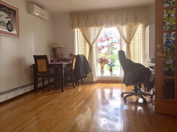 2nd Living Room