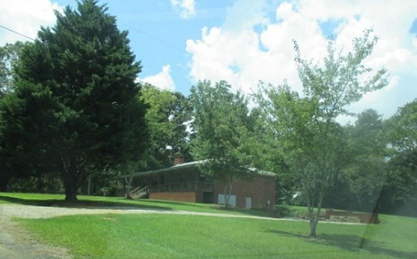 2nd image of 100 Ponder Ln