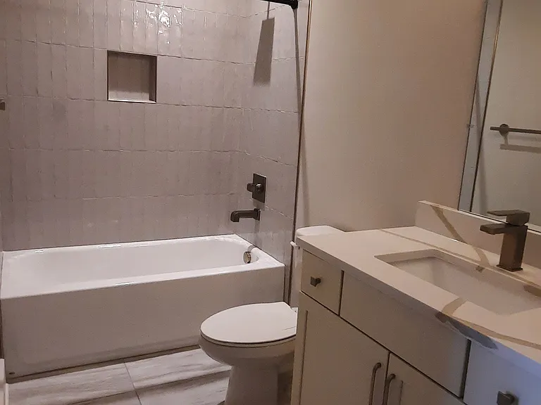 490 W Trinity Ln — Photo 45