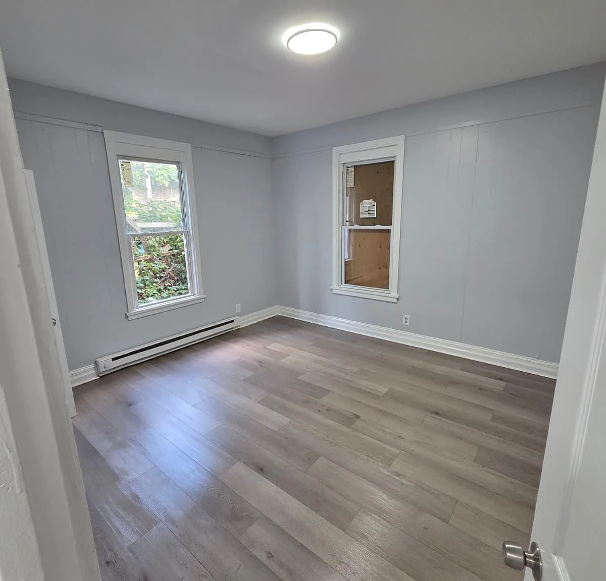 2 bed, 1.0 bath, 920 sqft, $1,300 — Photo 4