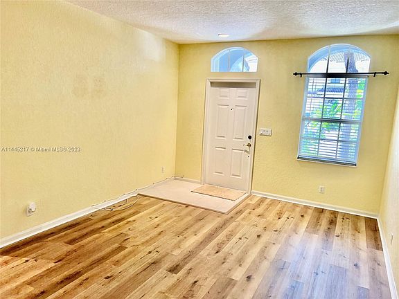 4th image of 4439 Regal Ct