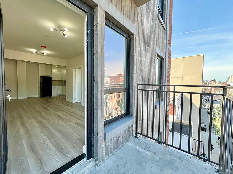 950 Bedford Ave #5E — Photo 6