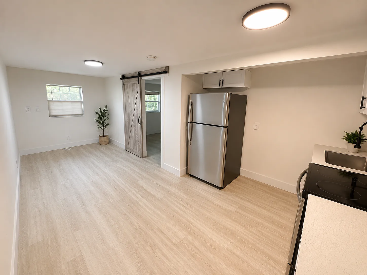 1 bed, 500 sqft, $1,600 — Photo 3