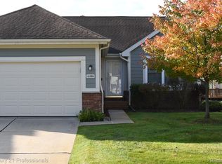 41388 Belden Cir, Novi, MI 48377