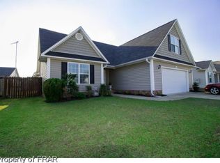 5624 Seafield Ln, Hope Mills, NC 28348