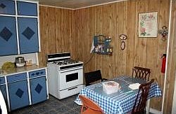 5th image of 104 Young St