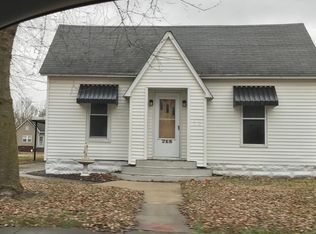 715 N Edwardsville St, Staunton, IL