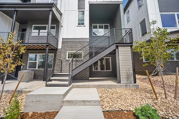4037 Ascend Grv — Photo 45