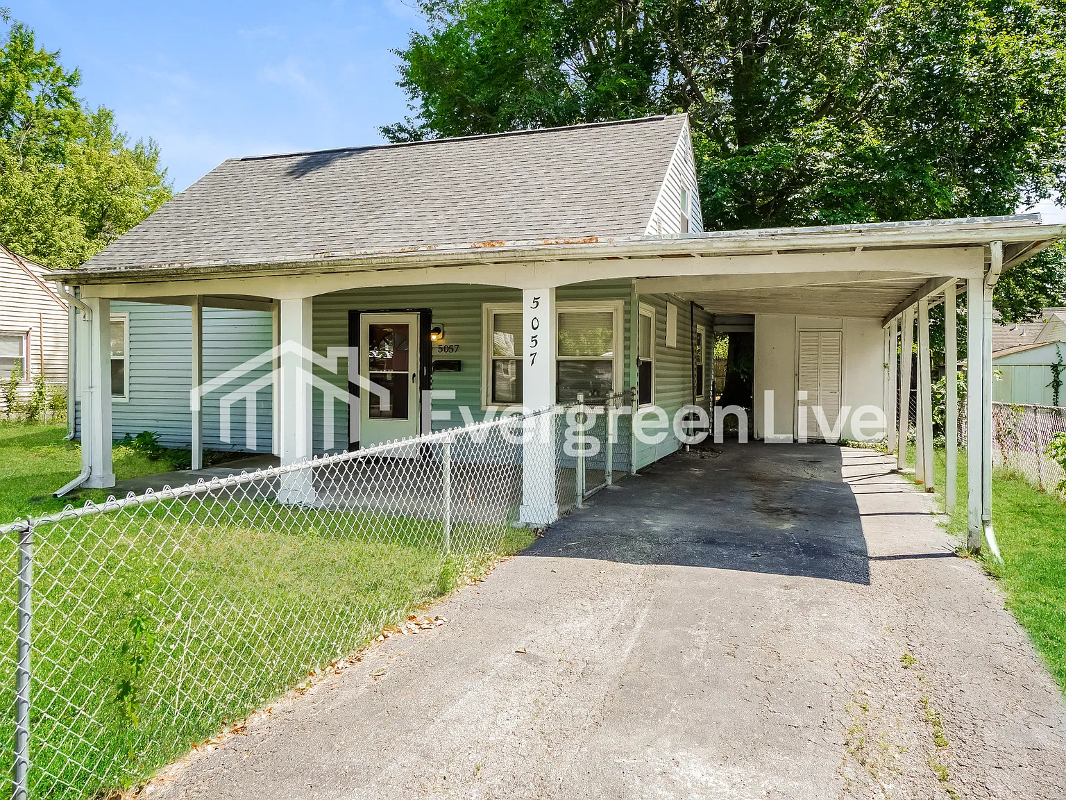 3 bed, 1.0 bath, 1054 sqft, $1,445 — Photo 2