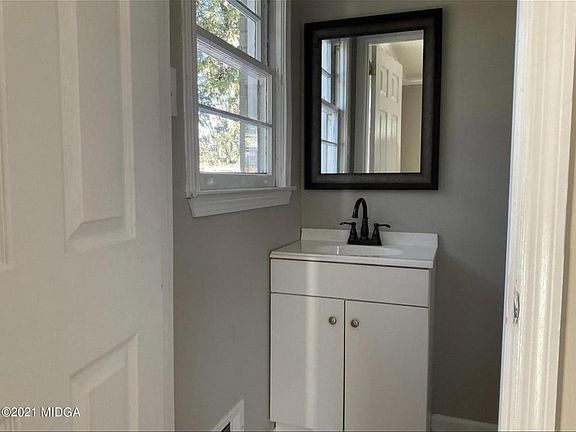 2nd image of 2929 Southshore Dr
