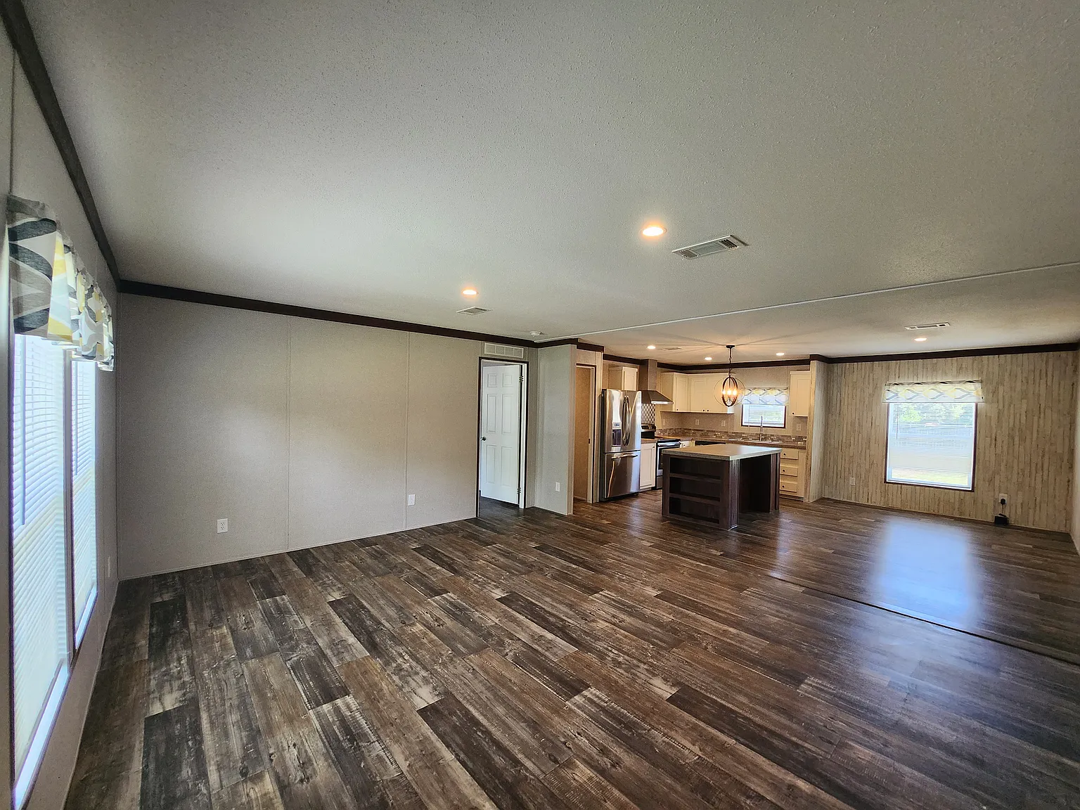 30408 Eastport Dr — Photo 4