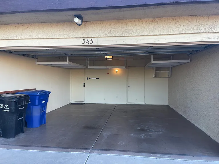 545 W Colgate Dr — Photo 2