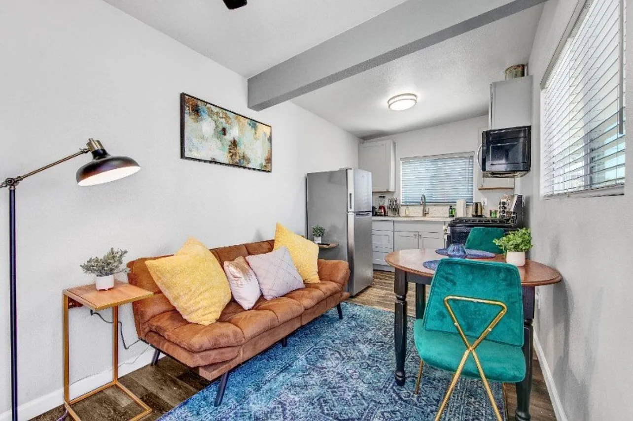 1 bed, 400 sqft, $2,600 — Photo 1