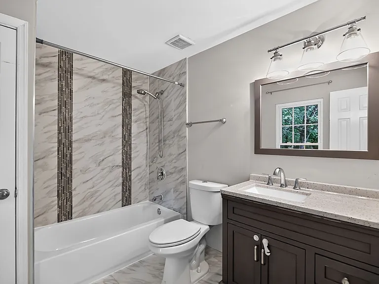 6176 Martins Landing Ct — Photo 17