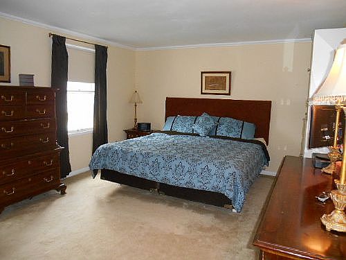 5th image of 71 Chestnut Hill Ln S