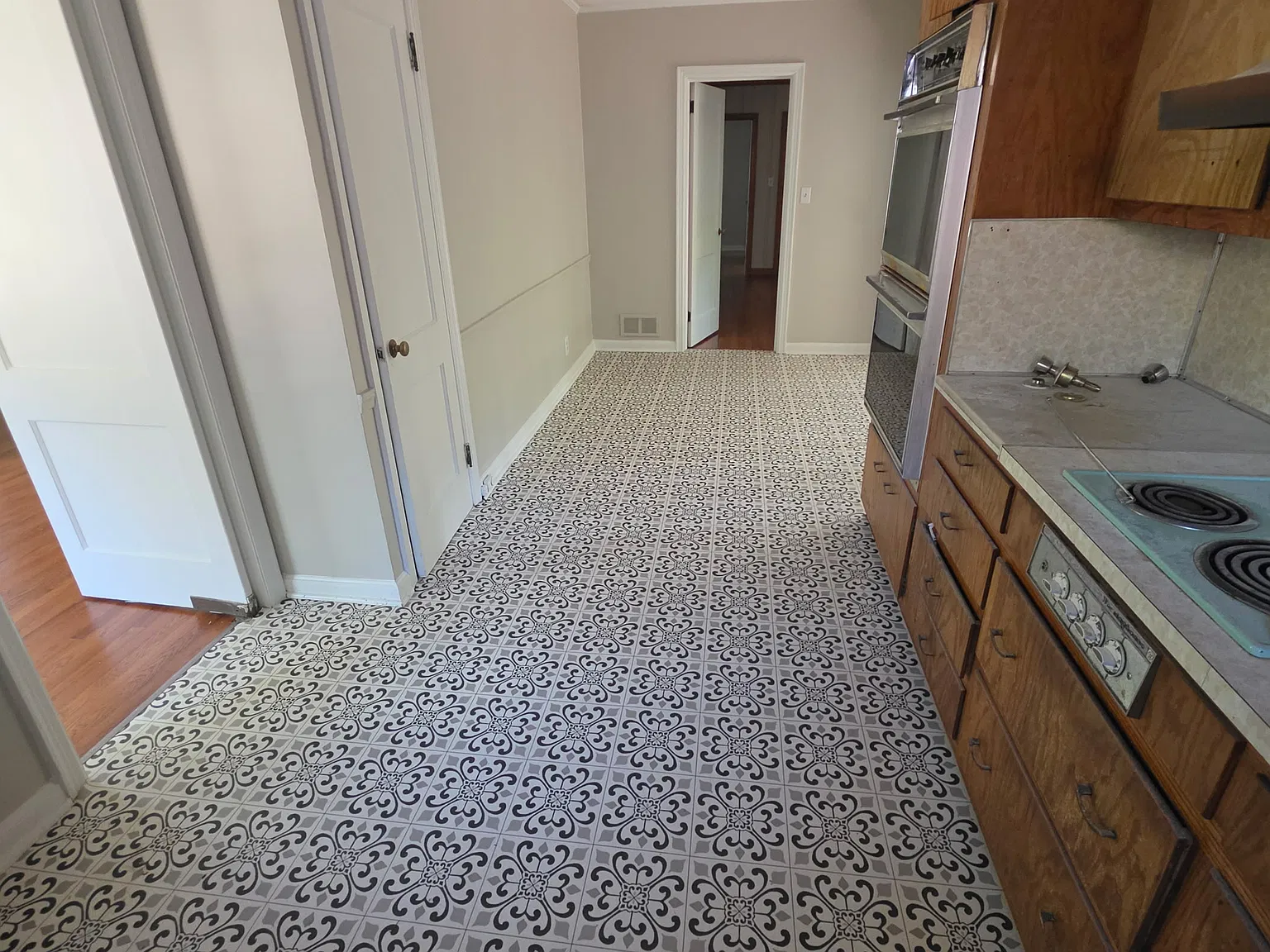 3 bed, 1.5 bath, 1825 sqft, $2,500 — Photo 4