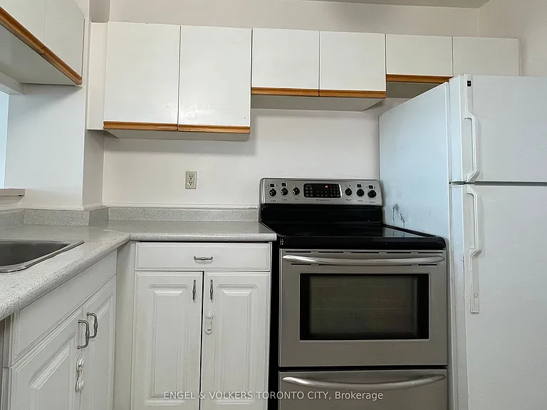 3050 Ellesmere Rd #1402 — Photo 1