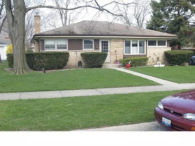223 Heather Ln photo 1