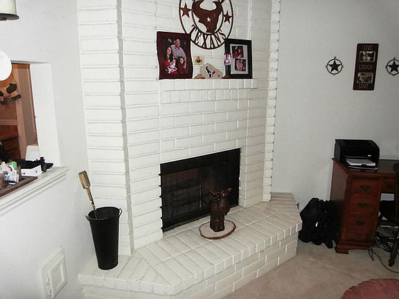 CORNER FIREPLACE