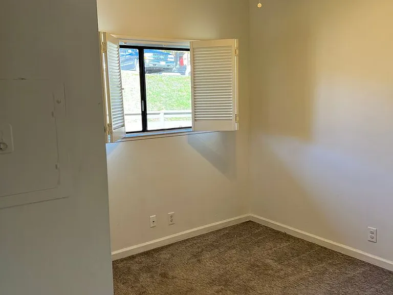 342 San Andreas — Photo 17